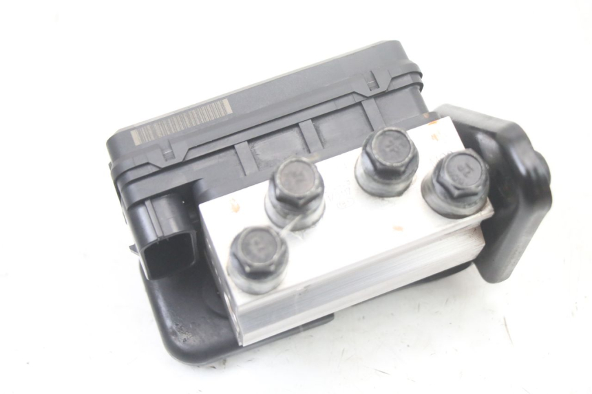 photo de BOMBA ABS ROYAL ENFIELD HYMALAYAN 410 (2016 - 2023) - Primer plano técnico