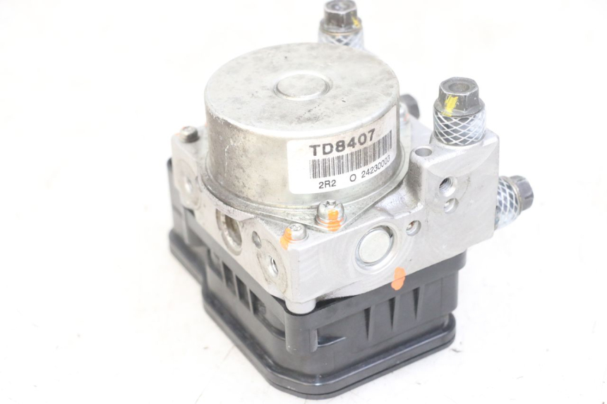 photo de BOMBA ABS PEUGEOT SATELIS 125 (2013 - 2018) - Primer plano técnico