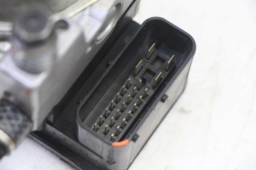 photo de BOMBA ABS PEUGEOT SATELIS 125 (2013 - 2018) - Zoom estado de uso