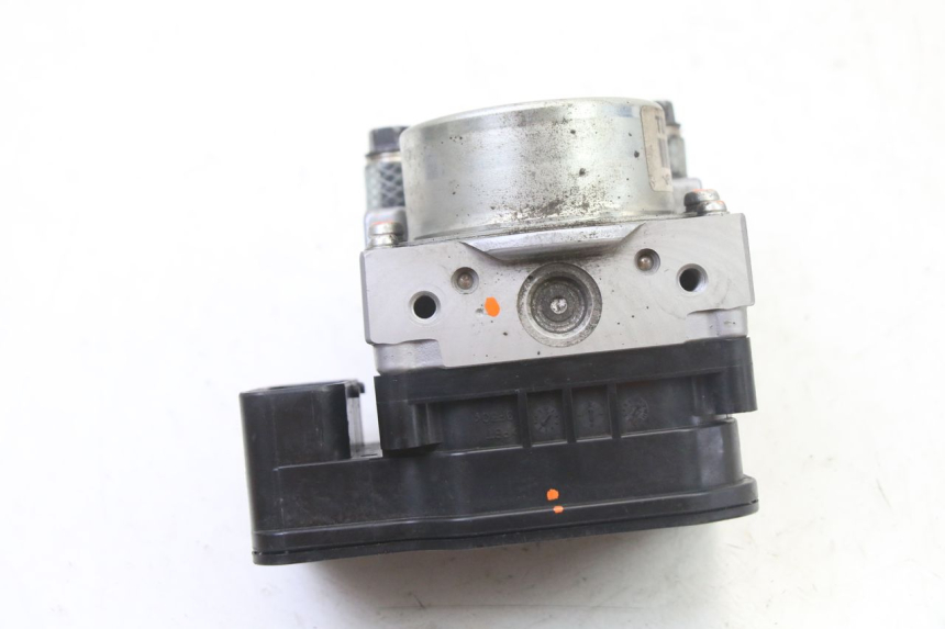 photo de BOMBA ABS PEUGEOT SATELIS 125 (2013 - 2018) - Detalles de los puntos de fijación