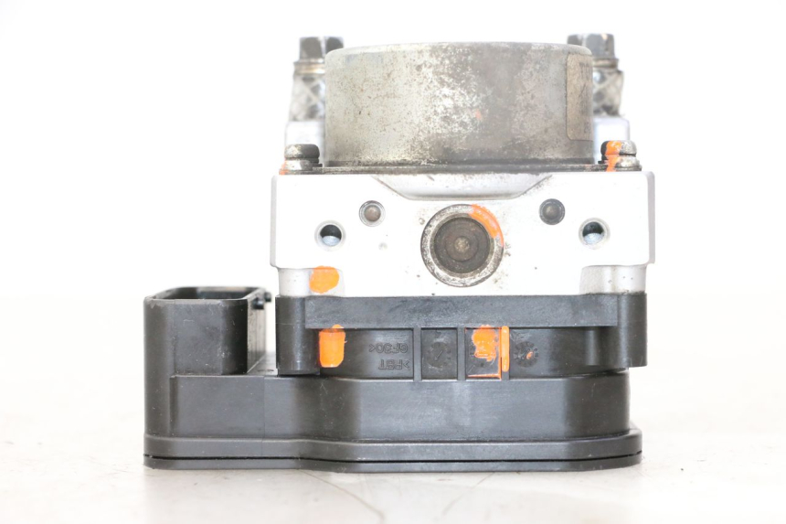 photo de BOMBA ABS PEUGEOT SATELIS 125 (2013 - 2018) - Zoom sobre los componentes