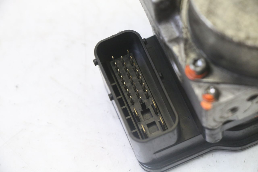 photo de BOMBA ABS PEUGEOT SATELIS 125 (2010 - 2012) - Zoom estado de uso