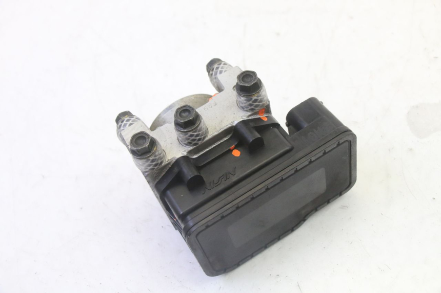 photo de BOMBA ABS PEUGEOT SATELIS 125 (2010 - 2012) - Primer plano técnico