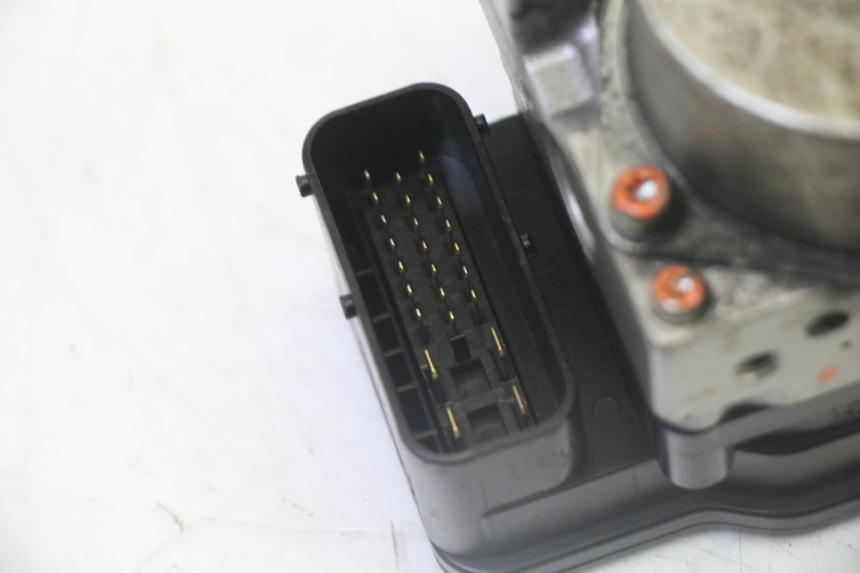 photo de BOMBA ABS PEUGEOT SATELIS 125 (2013 - 2018) - Otra perspectiva