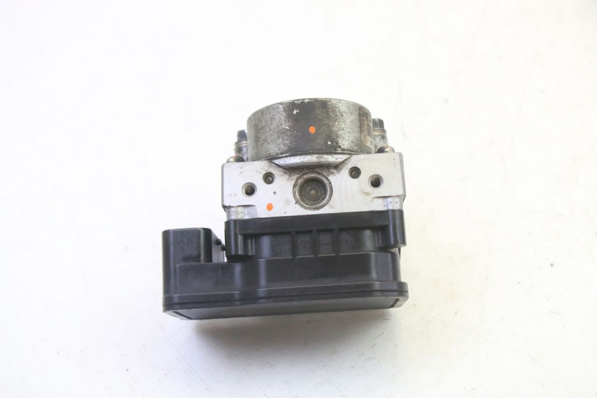 photo de BOMBA ABS PEUGEOT SATELIS 125 (2013 - 2018) - Primer plano técnico