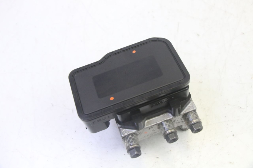 photo de BOMBA ABS PEUGEOT SATELIS 125 (2013 - 2018) - Detalles de los puntos de fijación