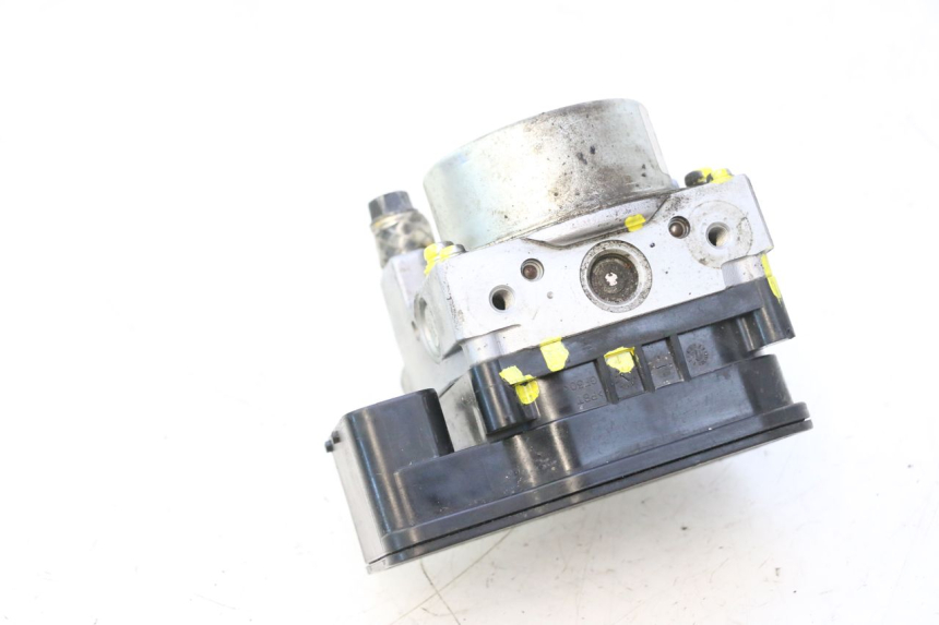 photo de BOMBA ABS PEUGEOT SATELIS 125 (2013 - 2018) - Primer plano técnico