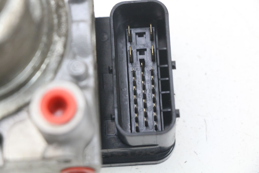 photo de BOMBA ABS TRIUMPH SPRINT ST ABS 1050 (2005 - 2007) - Estado de la superficie y material