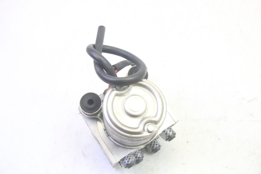 photo de BOMBA ABS YAMAHA TDM ABS 900 (2002 - 2014) - Marcados y referencias originales