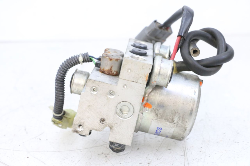 photo de BOMBA ABS YAMAHA TDM ABS 900 (2002 - 2014) - Marcados y referencias originales