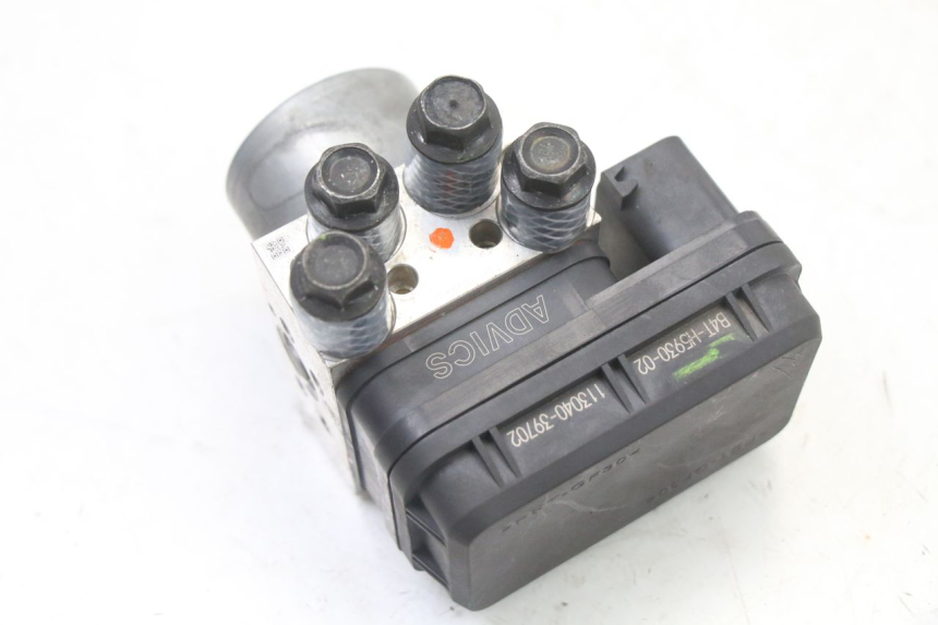 photo de BOMBA ABS YAMAHA TRACER 7 700 (2020 - 2024) - Otra perspectiva