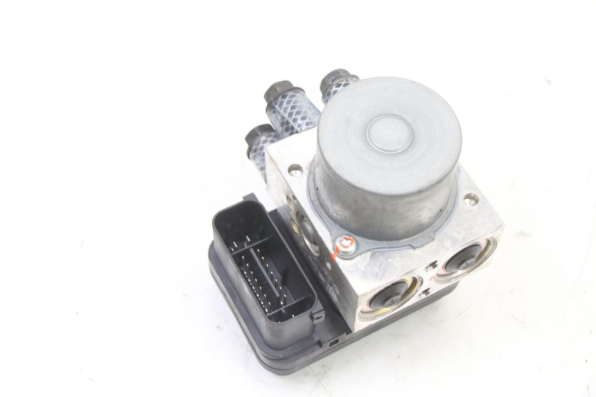 photo de BOMBA ABS YAMAHA TRACER 7 700 (2020 - 2024) - Detalles de los puntos de fijación