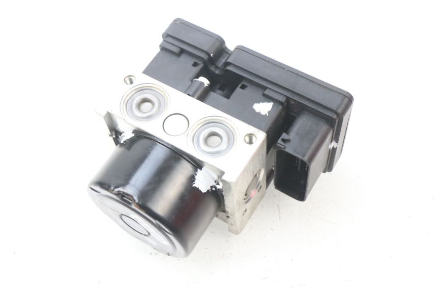 photo de BOMBA ABS PIAGGIO VESPA GTS SUPER IE 125 (2009 - 2016) - Detalles de los puntos de fijación