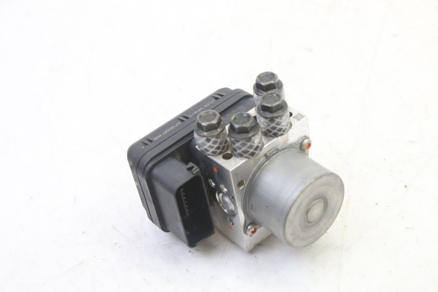 photo de BOMBA ABS YAMAHA XMAX X-MAX 125 (2021 - 2025) - Detalle de la pieza