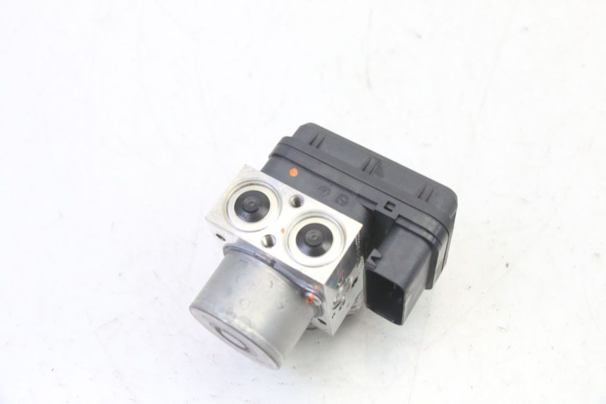 photo de BOMBA ABS YAMAHA XMAX X-MAX 125 (2021 - 2025) - Otra perspectiva