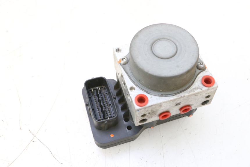 photo de BOMBA ABS YAMAHA X-MAX XMAX 125 (2010 - 2013) - Zoom estado de uso