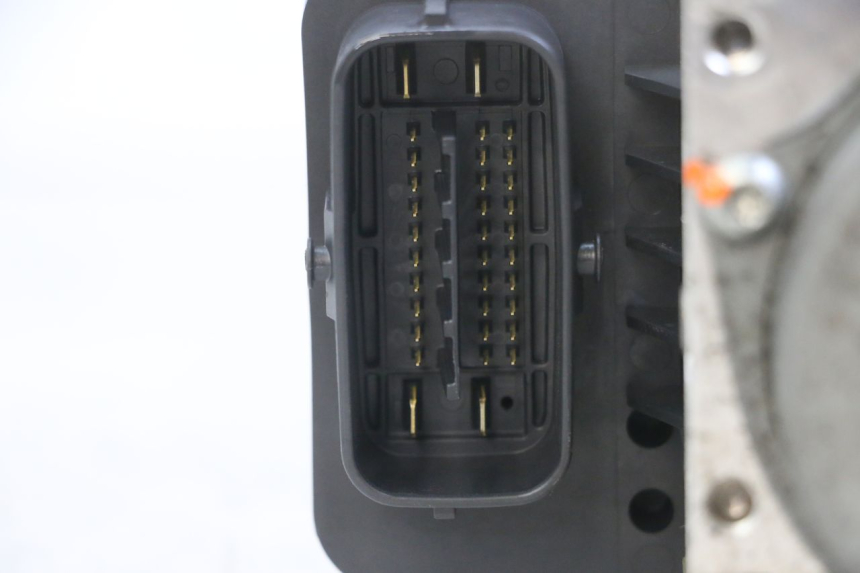 photo de BOMBA ABS YAMAHA XJ6 ABS 600 (2008 - 2016) - Otra perspectiva