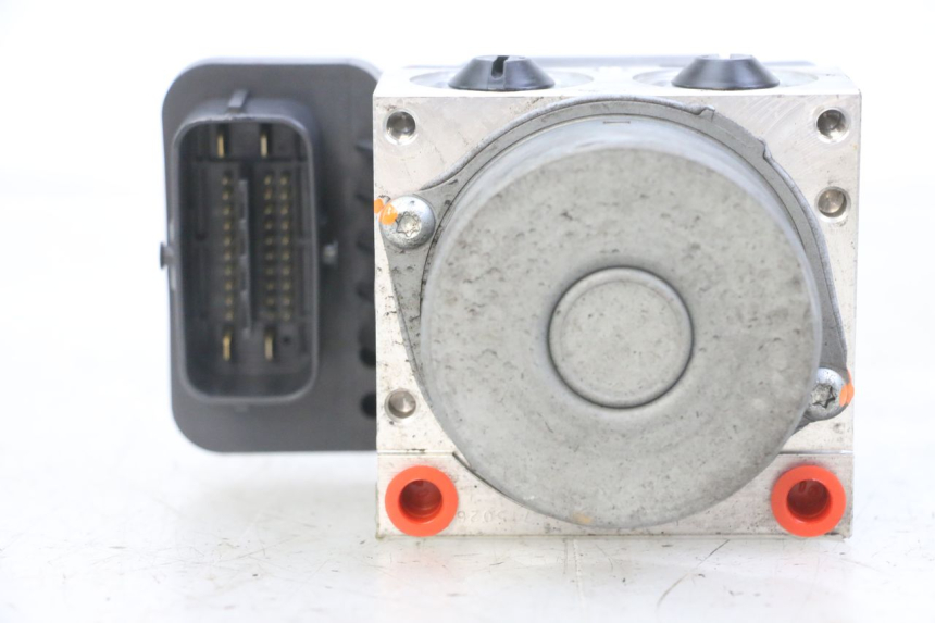 photo de BOMBA ABS YAMAHA XJ6 ABS 600 (2008 - 2016) - Primer plano técnico