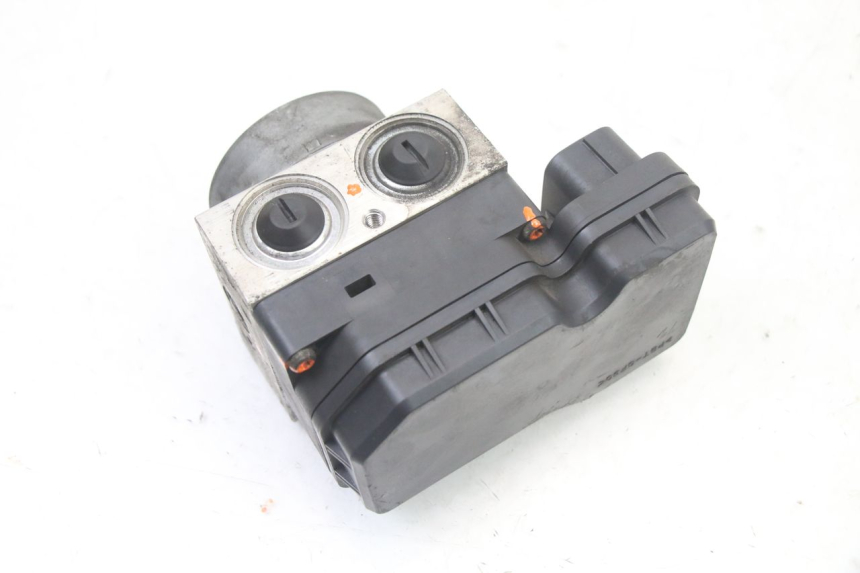 photo de BOMBA ABS YAMAHA X-MAX XMAX ABS 250 (2010 - 2014) - Detalles de los puntos de fijación