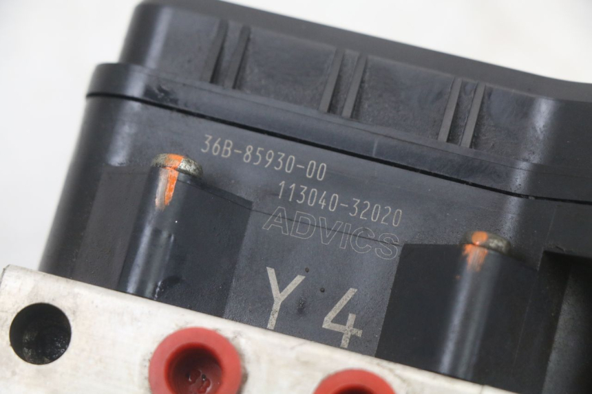 photo de BOMBA ABS YAMAHA XJ6 ABS 600 (2008 - 2016) - Primer plano técnico