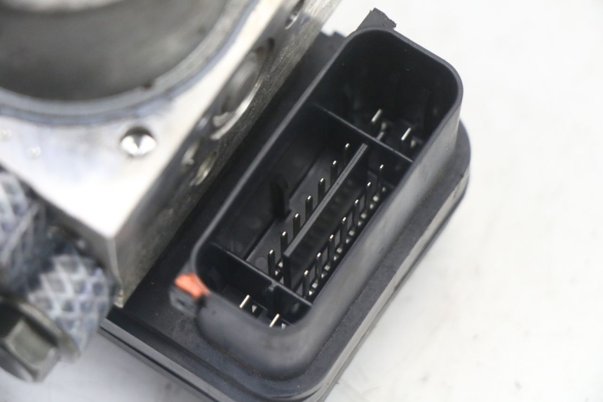 photo de BOMBA ABS YAMAHA YP T-MAX TMAX 530 (2017 - 2020) - Zoom estado de uso