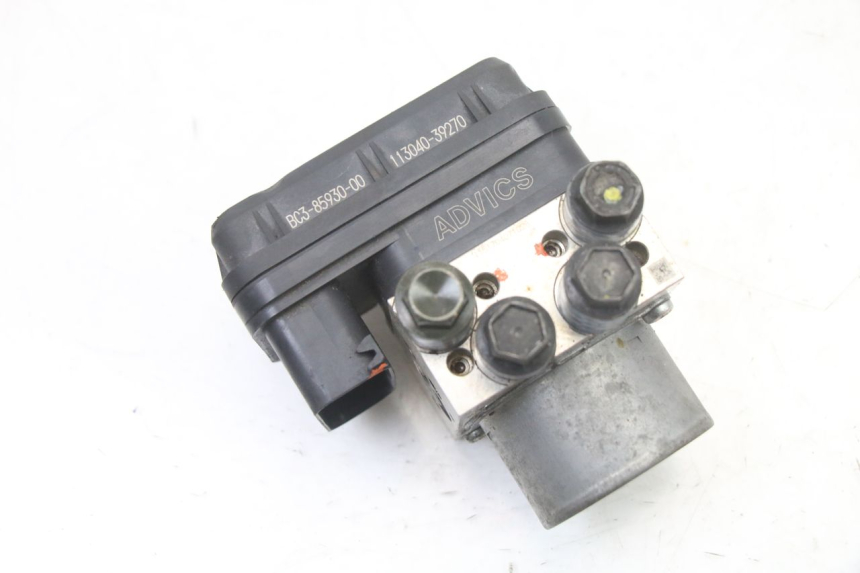 photo de BOMBA ABS YAMAHA YP T-MAX TMAX 530 (2017 - 2020) - Primer plano técnico