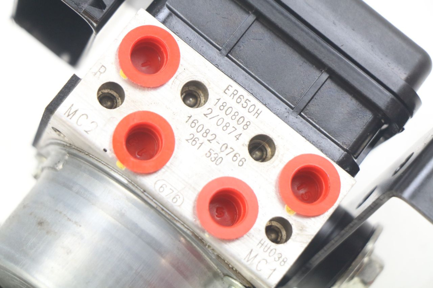 photo de BOMBA ABS KAWASAKI Z 650 (2016 - 2019) - Zoom estado de uso