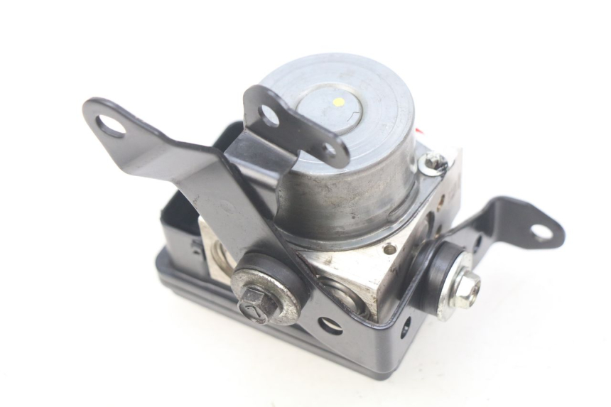 photo de BOMBA ABS KAWASAKI Z 650 (2016 - 2019) - Detalles de los puntos de fijación