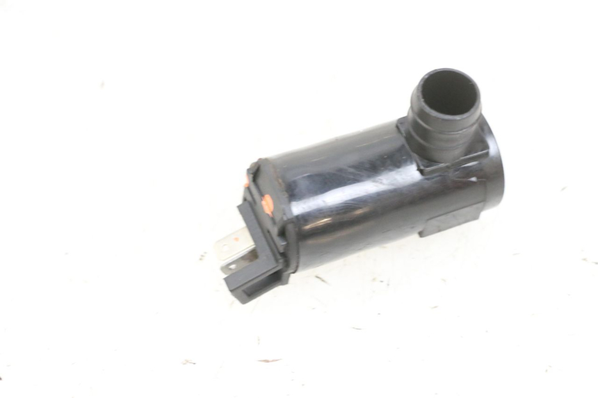 photo de BOMBA DE LIMPIAPARABRISAS ADIVA AD3 300 (2014 - 2020) - Primer plano técnico