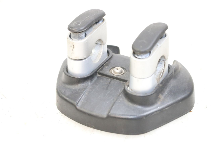 photo de SOPORTE DE MANILLAR YAMAHA BW'S BWS 125 (2010 - 2013) - Zoom estado de uso