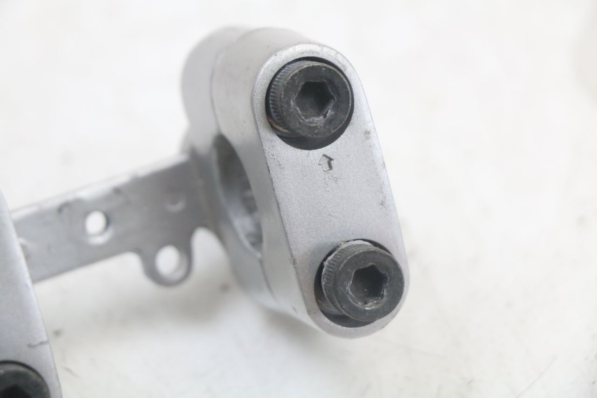 photo de SOPORTE DE MANILLAR YAMAHA BW'S BWS 125 (2010 - 2013) - Otra perspectiva