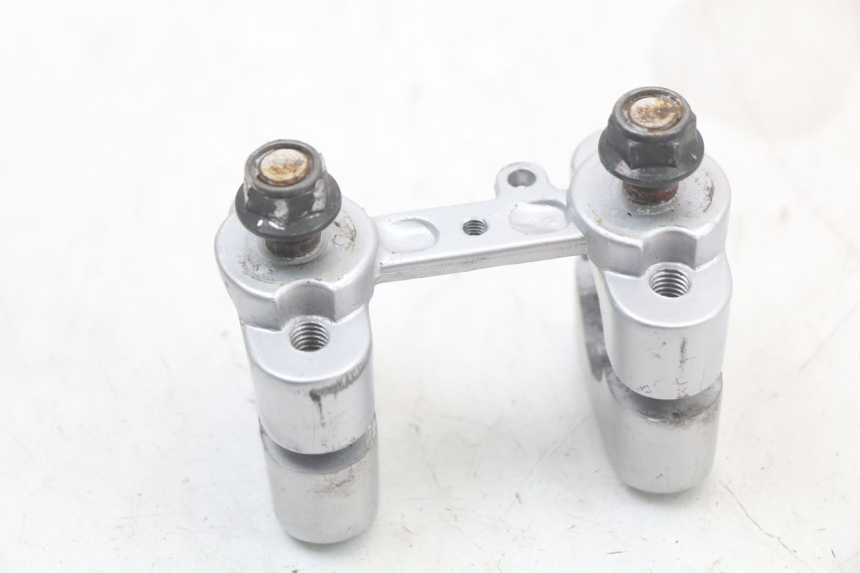 photo de SOPORTE DE MANILLAR YAMAHA BW'S BWS 125 (2010 - 2013) - Detalles de los puntos de fijación