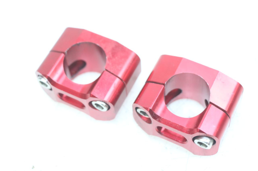 photo de TORRETAS MANILLAR HONDA CR 125 (1995 - 1997) - Primer plano técnico