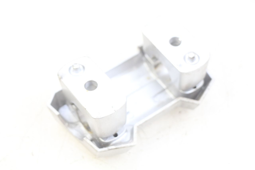 photo de SOPORTE DE MANILLAR SYM CROX 4T 50 (2016 - 2023) - Zoom estado de uso