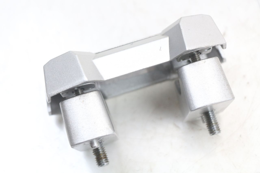 photo de SOPORTE DE MANILLAR SYM CROX 4T 50 (2016 - 2023) - Zoom estado de uso