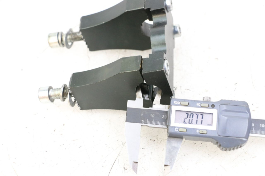 photo de TORRETAS MANILLAR RSR DIRT BIKE 150 - Detalle de la pieza