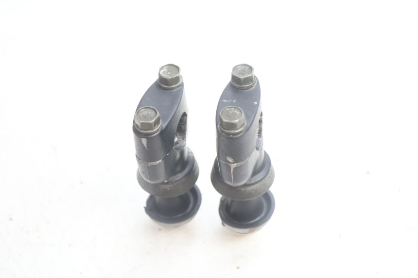 photo de TORRETAS MANILLAR SUZUKI DR S 600 (1985 - 1989) - Detalle de la pieza