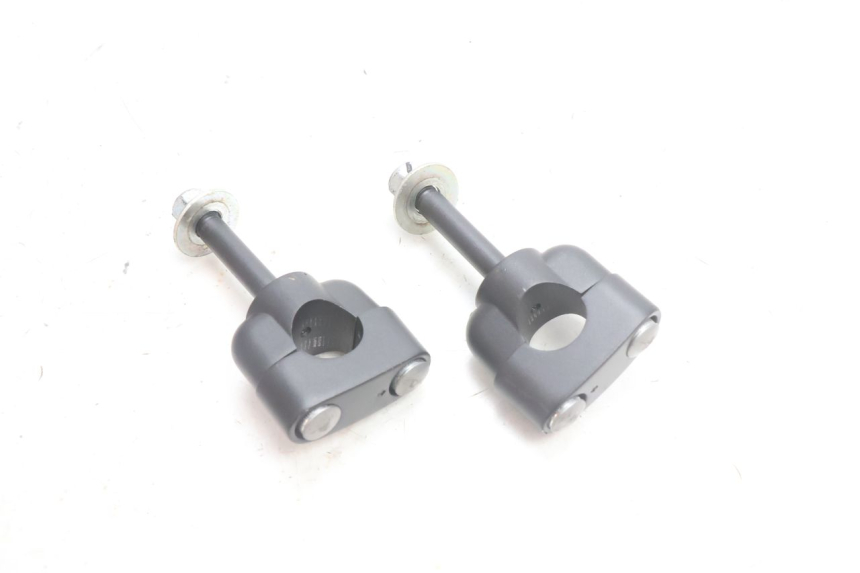 photo de TORRETAS MANILLAR YAMAHA FZ8 800 (2010 - 2016) - Detalle de la pieza