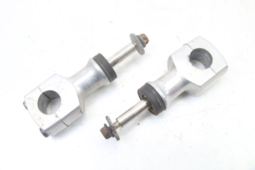 photo de TORRETAS MANILLAR HONDA VT C2 SHADOW 750 (1997 - 2001) - Primer plano técnico