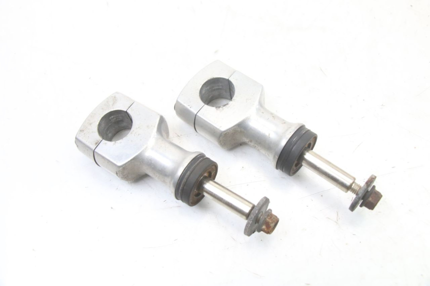 photo de TORRETAS MANILLAR HONDA VT C2 SHADOW 750 (1997 - 2001) - Detalles de los puntos de fijación