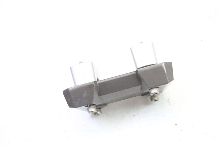 photo de SOPORTE DE MANILLAR SYM JET 14 4T 50 (2018 - 2022) - Primer plano técnico