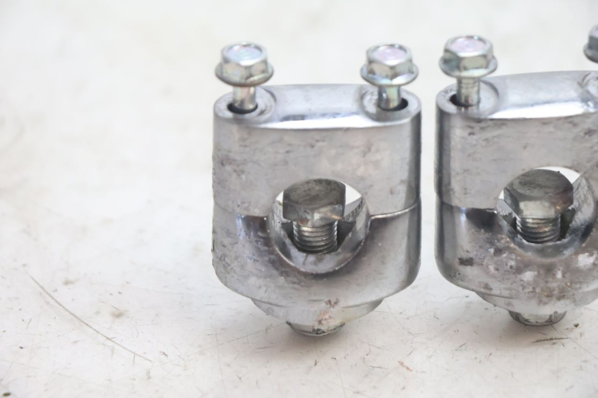 photo de TORRETAS MANILLAR JM MOTORS OLDIES 4T 50 (2020 - 2026) - Primer plano técnico