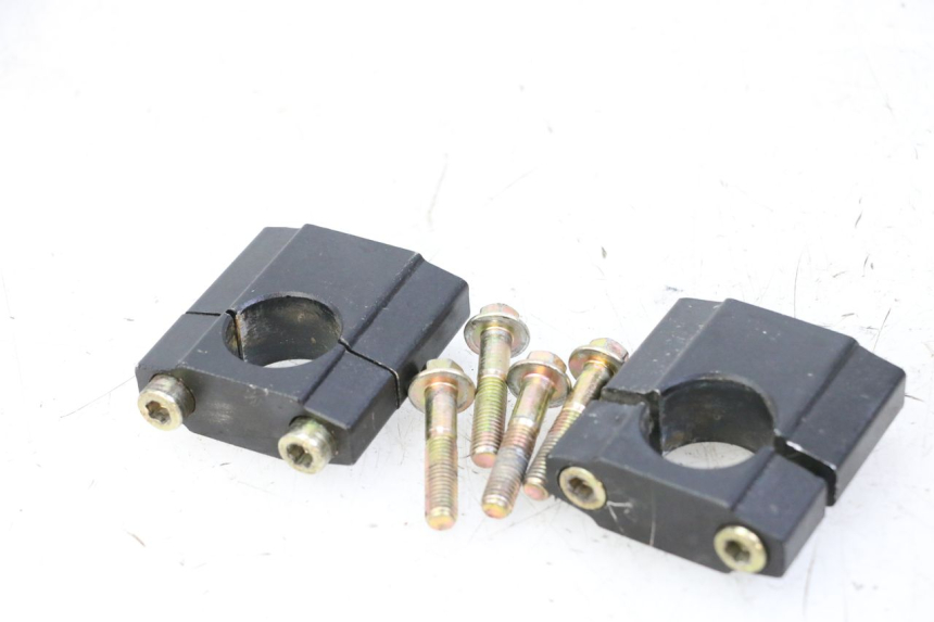 photo de SOPORTE DE MANILLAR APOLLO RFZ 125 - Zoom estado de uso