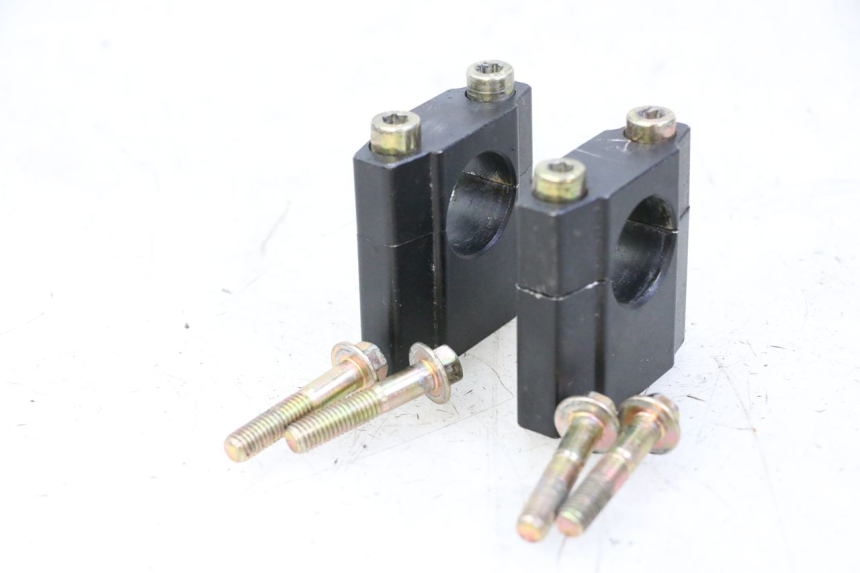 photo de SOPORTE DE MANILLAR APOLLO RFZ 125 - Primer plano técnico