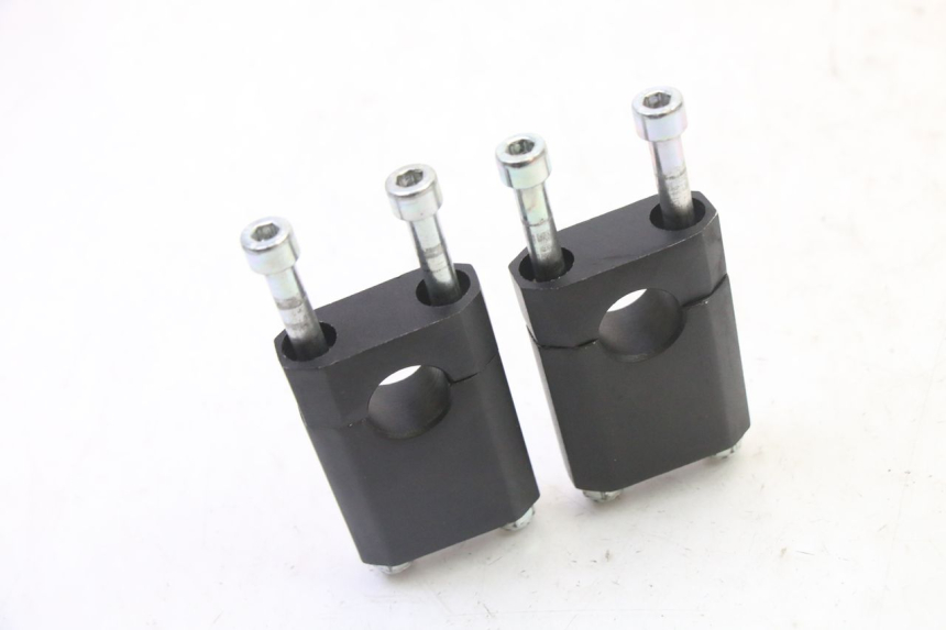 photo de SOPORTE DE MANILLAR APOLLO RFZ 125 - Zoom estado de uso