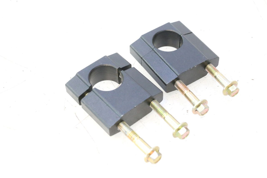 photo de TORRETAS MANILLAR APOLLO RFZ 150 - Primer plano técnico