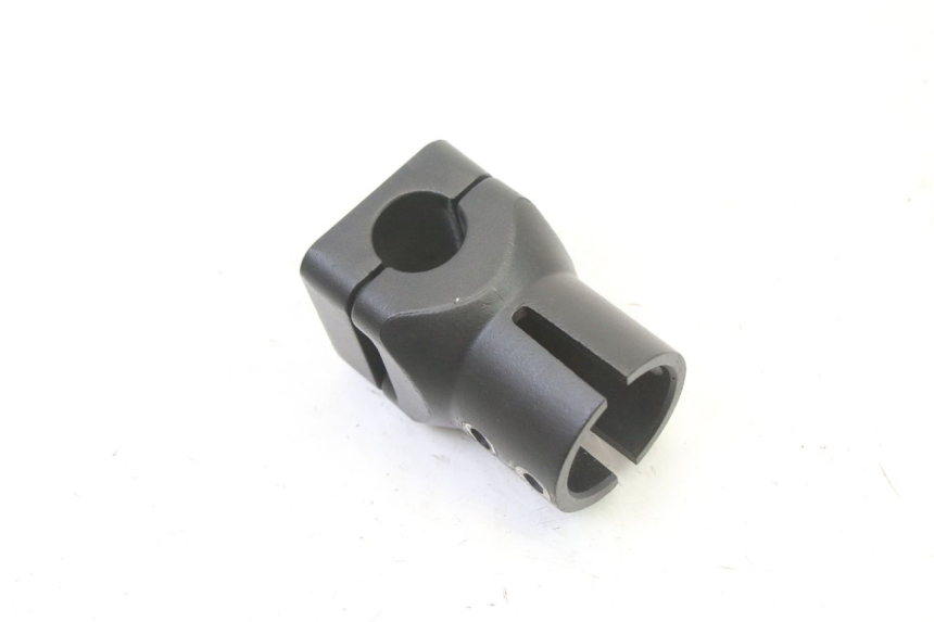 photo de TORRETAS MANILLAR HERO S10 1 - Detalles de los puntos de fijación