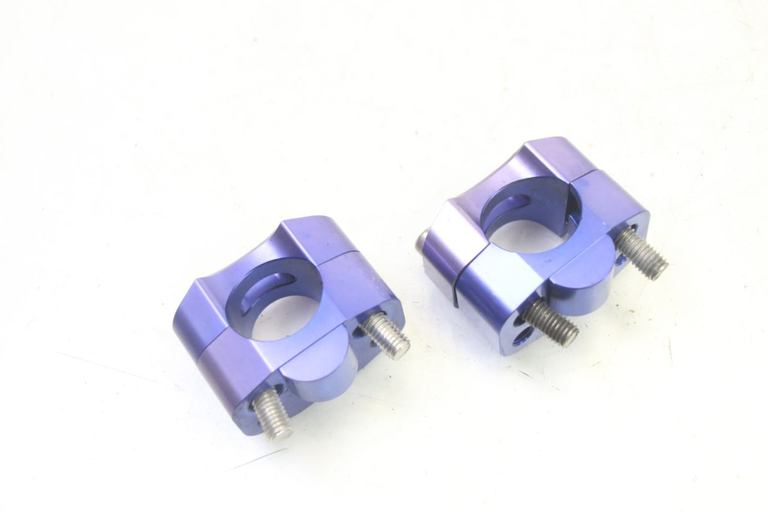 photo de TORRETAS MANILLAR DERBI SENDA SM DRD 50 (2008 - 2013) - Primer plano técnico