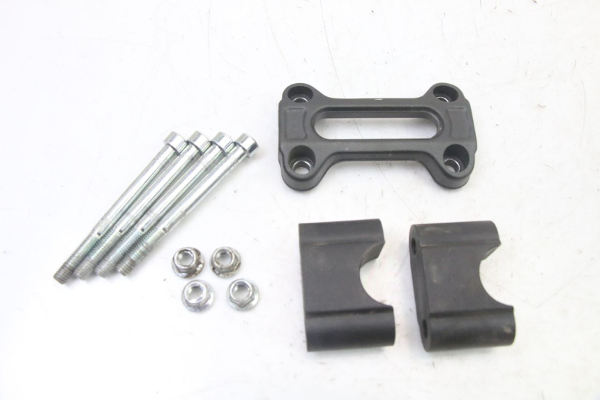 photo de TORRETAS MANILLAR SMALL MX THUNDER 250 - Primer plano técnico