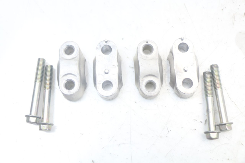 photo de SOPORTE DE MANILLAR YAMAHA XMAX X-MAX ABS 125 (2017 - 2020) - Otra perspectiva